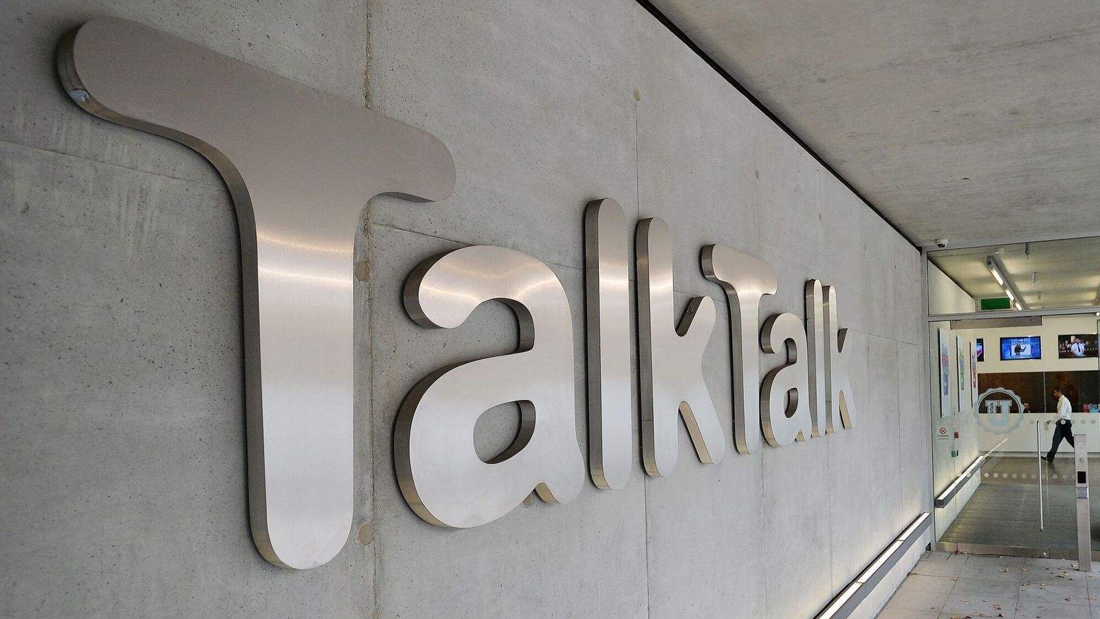 BT strikes deal to rescue ailing broadband supplier TalkTalk