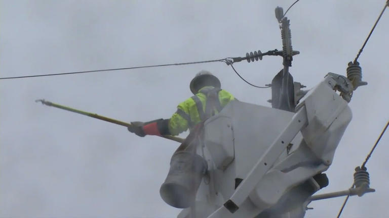 Power outages leave thousands of customers without power as cold front ...