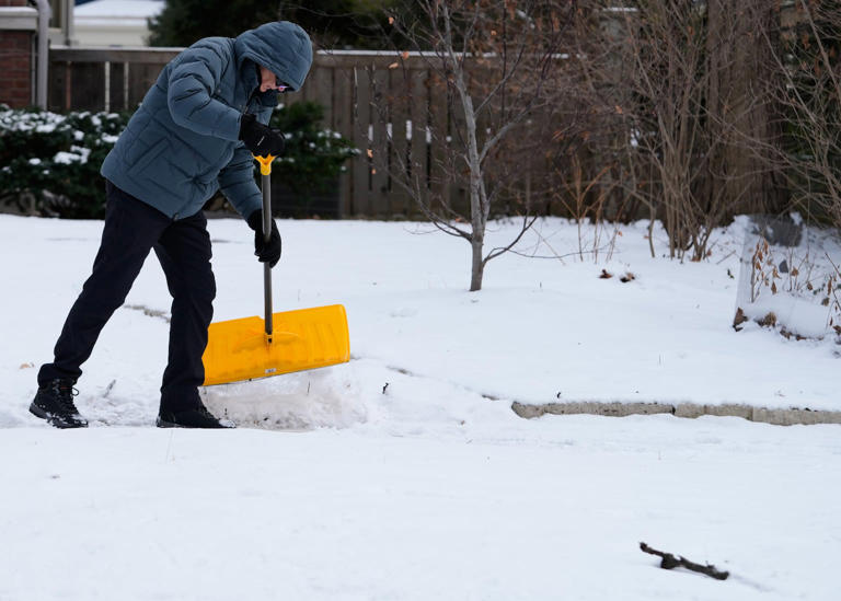 US braced for storms threatening heavy snow and freezing rain