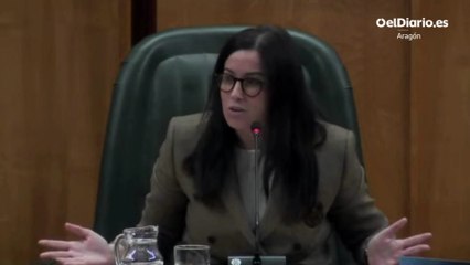 Una concejala del PP en Zaragoza replica a la oposición en un debate ...