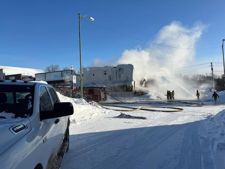 Update: No reported injuries in early morning Wakefield house fire