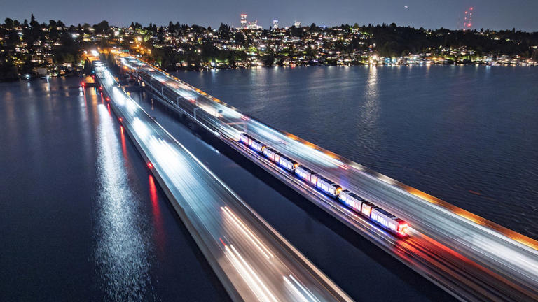Sound Transit announces opening date for 2 line service across Lake ...