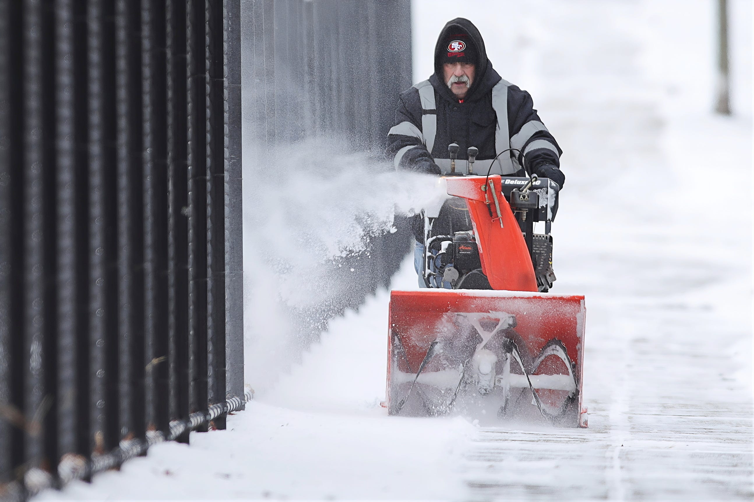 Which snow removal tool is best? Here's a comparison between methods