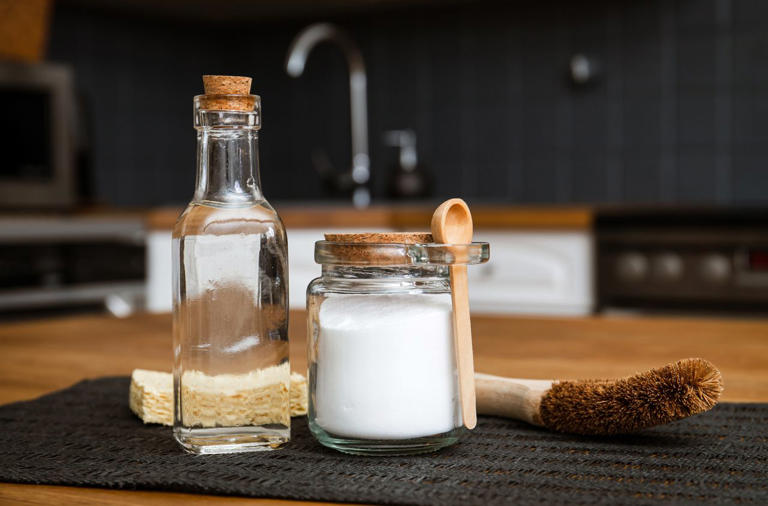 The easiest way to clean carpets using just baking soda and hydrogen ...