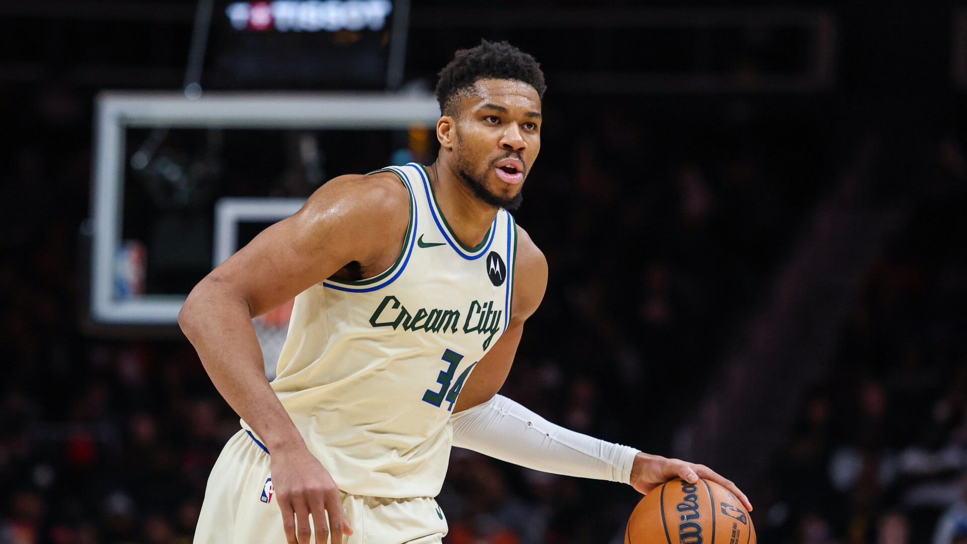 Giannis Antetokounmpo trade rumors: Warriors want deal fast, Brooklyn may make offer, Lakers may enter talks<br><br>