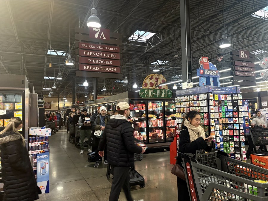 Shopping frenzy hits central Ohio grocery stores ahead of winter weather