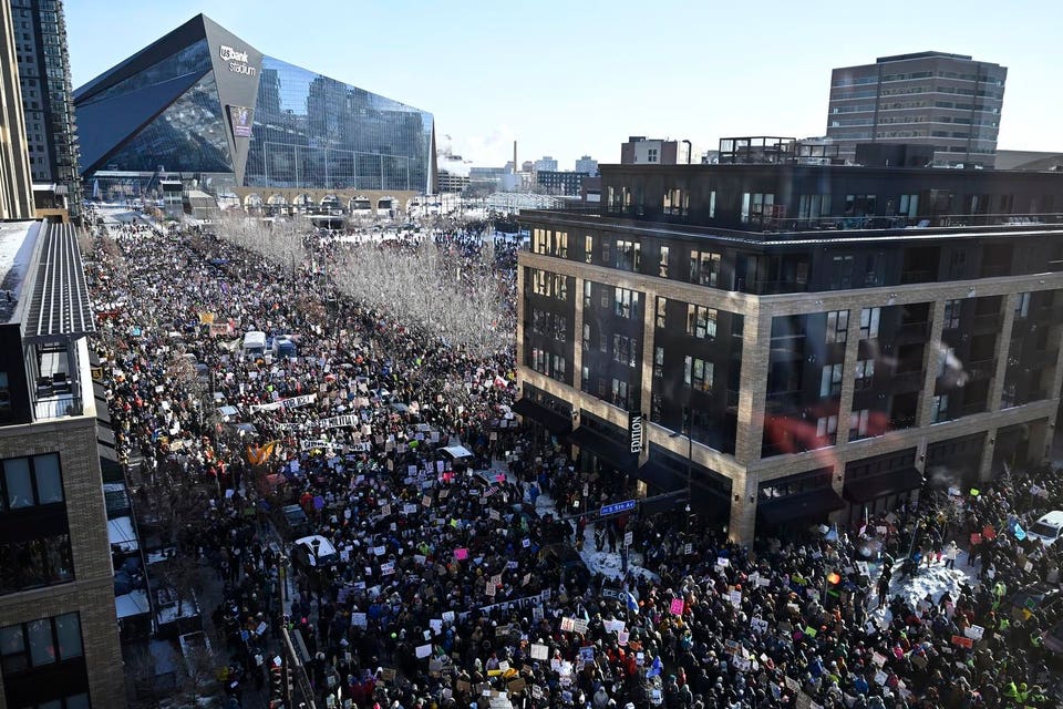 Thousands protest against ICE in Minneapolis amid sub-zero temperatures (photos)<br><br>