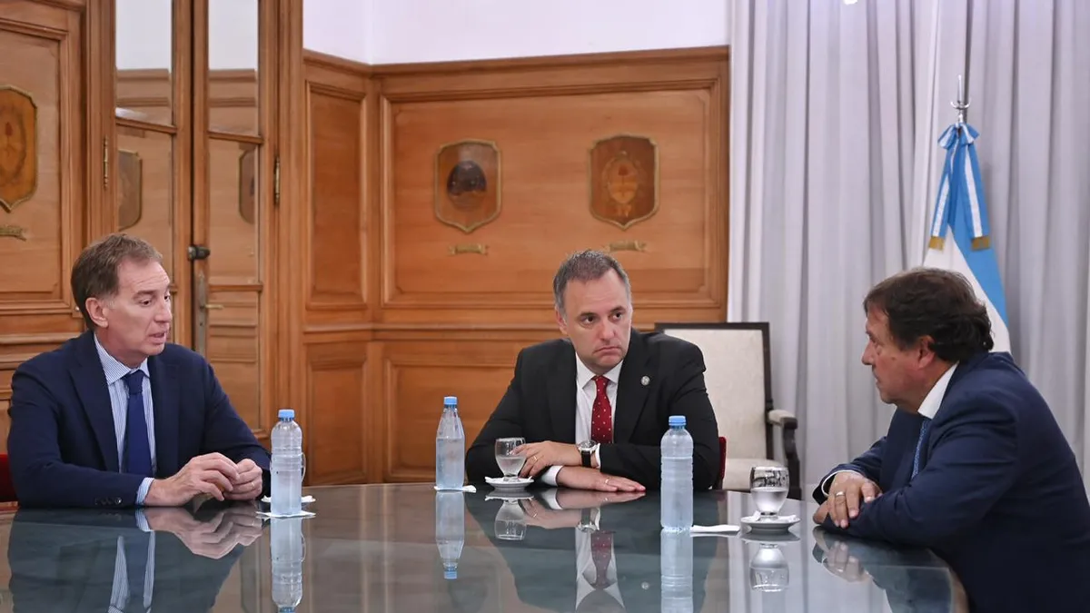 Diego Santilli se reunió con el gobernador de Río Negro en la Casa ...