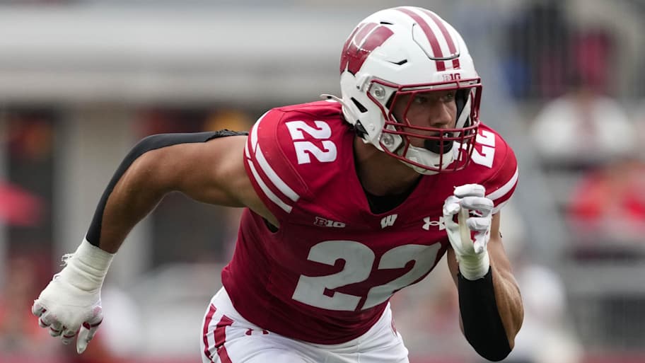 Wisconsin Badgers pass rusher already boosting his NFL draft stock at  Shrine Bowl practice