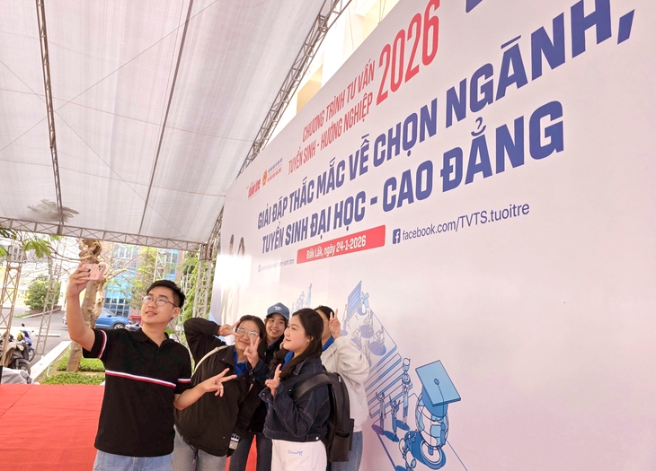 Tư vấn tuyển sinh 2026 đến với học sinh Đắk Lắk, Khánh Hòa, Phú Thọ, Ninh Bình