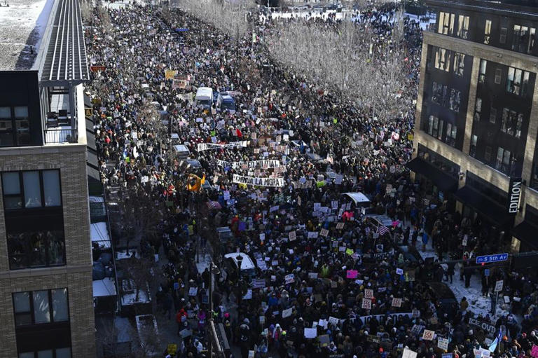 Thousands protest against ICE in Minneapolis amid sub-zero temperatures ...