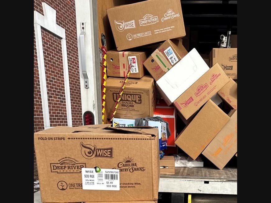 'Double-dipping' thief steals delivery truck with 147 cases of chips ...
