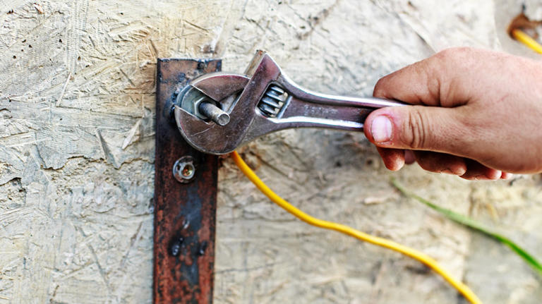 8 practices to avoid when removing rusty bolts
