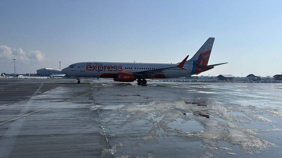 J&K snowfall: Flight operations return to normalcy in Srinagar after ...