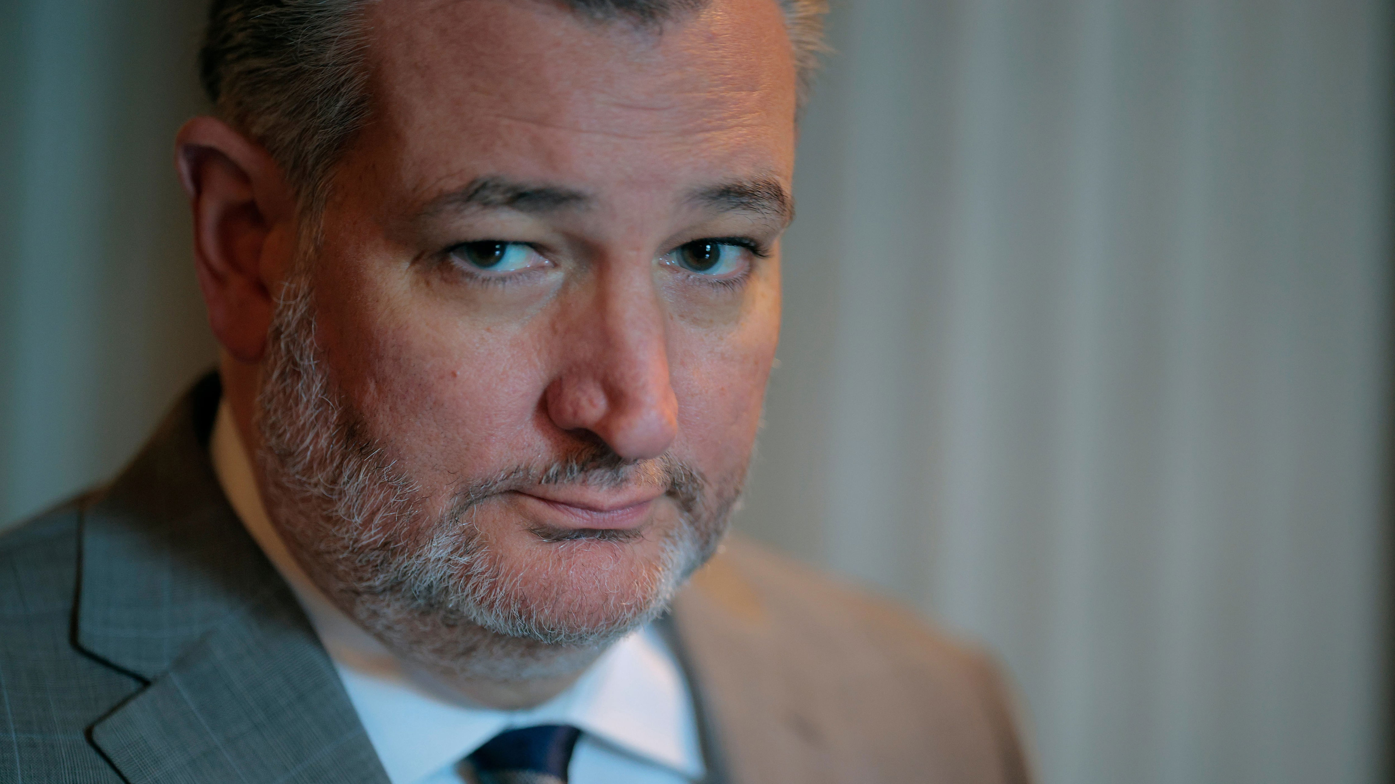 Ted Cruz boasts about not abandoning constituents ahead of storm<br><br>