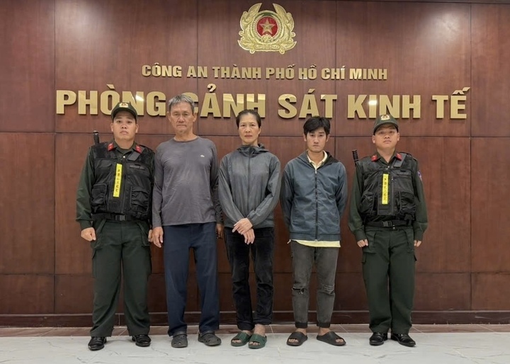 Công an TP.HCM triệt phá xưởng thuốc đông y giả trộn thuốc giảm đau