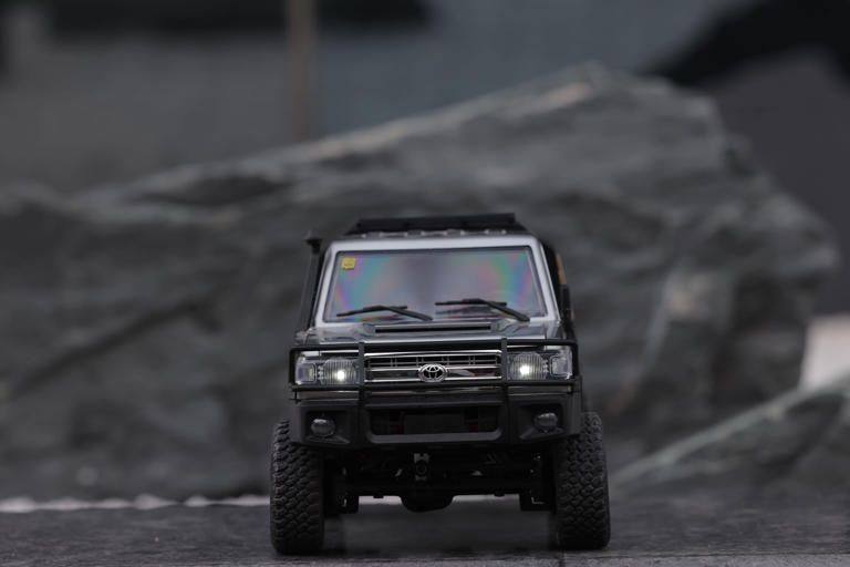 MNRC MN82S 1:12 RC off-road pickup truck: Toyota Land Cruiser Super ...