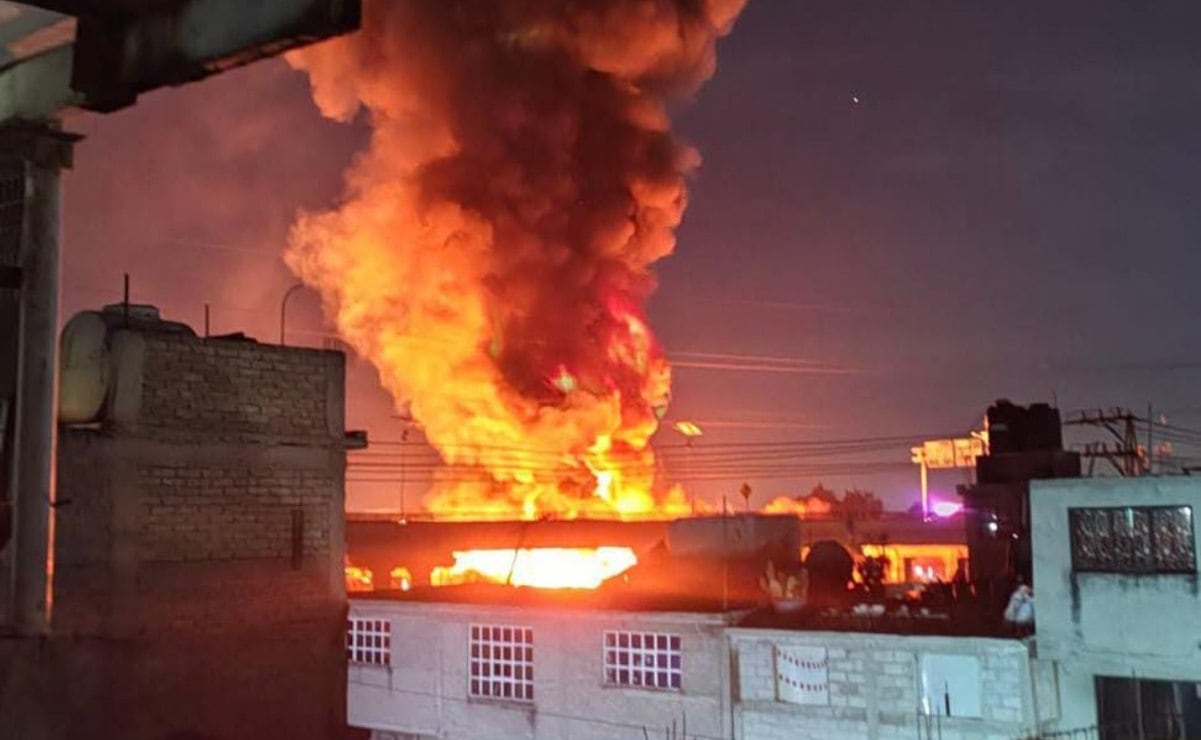 Video: Se registra fuerte incendio en fábrica de pinturas en Xalostoc ...