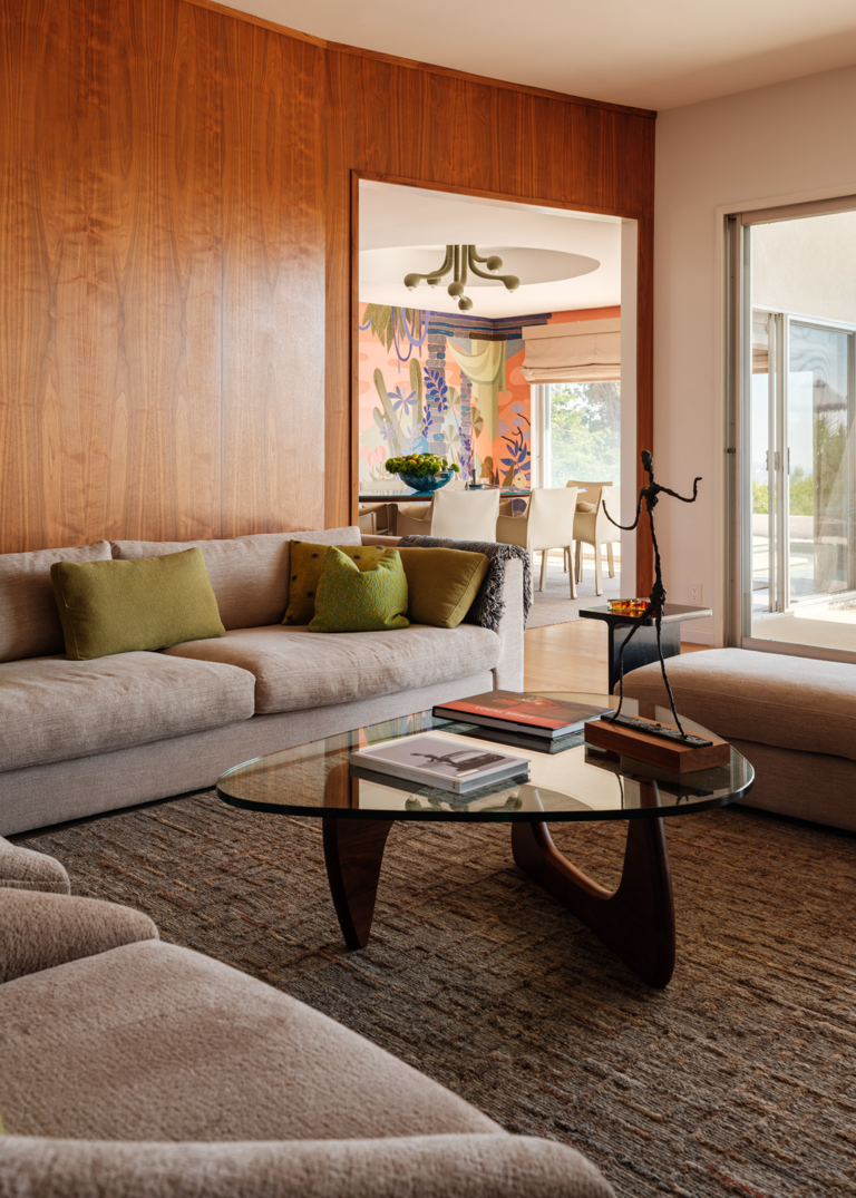 5 things people with tidy living rooms always have in them to present a ...