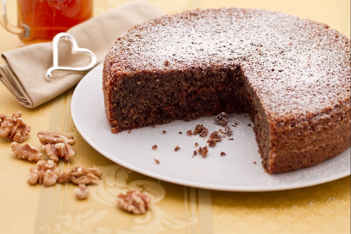 Walnut cake