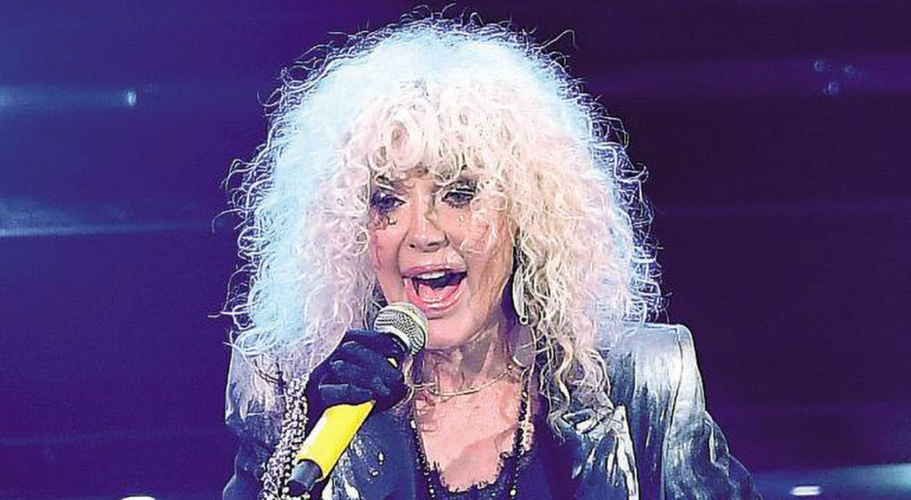 Donatella Rettore ospite a Verissimo, cosa fa oggi l'artista: dalla ...