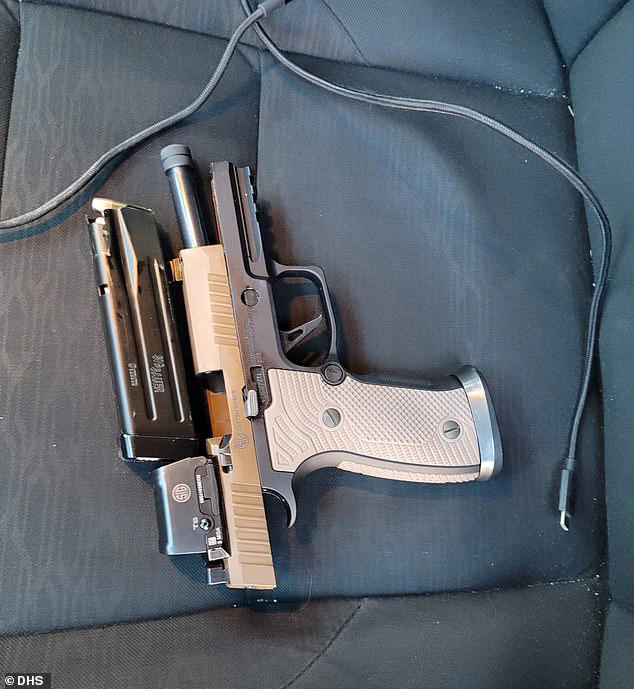 Federal agents shoot and kill man in Minneapolis as video shows ...