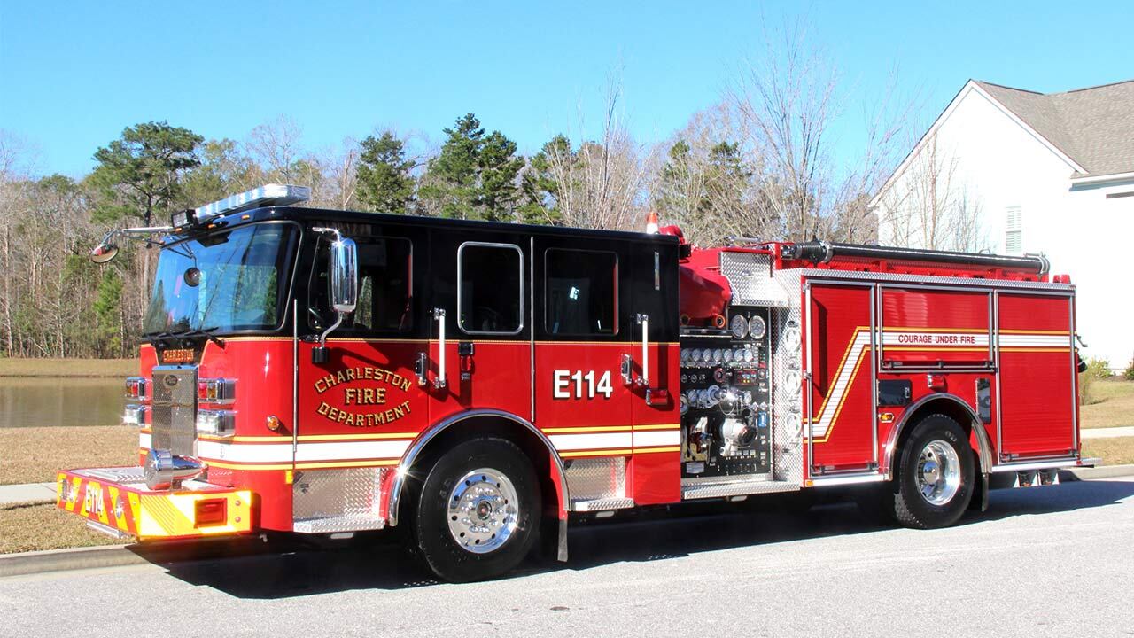 Single fire sprinkler extinguishes Charleston apartment fire, officials say