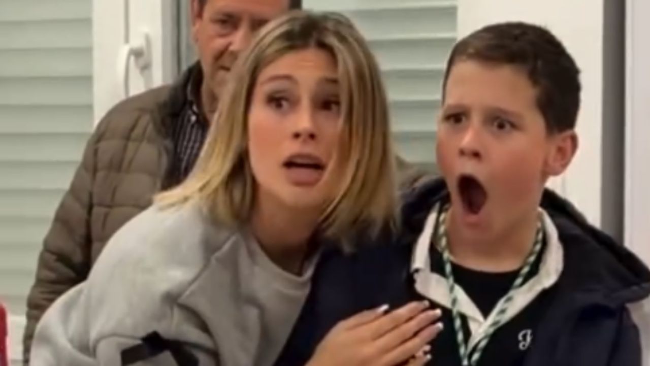 Ao lado da mãe, filho de Bernardina Brito fica em choque!