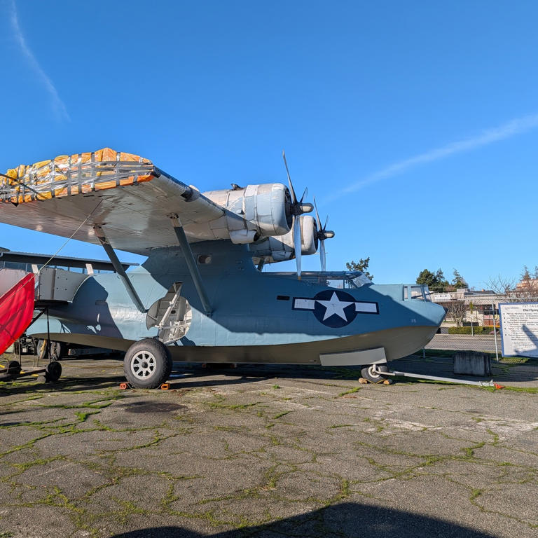 One last flight: WWII PBY Catalina airlifted by CH-47 Chinook over ...