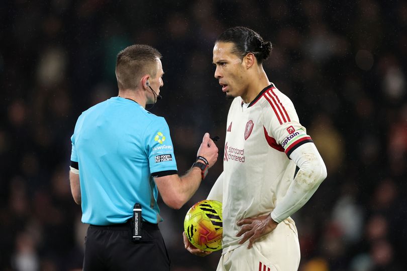 BOURNEMOUTH, ENGLAND - JANUARY 24: Virgil van Dijk of Liverpool speaks with Referee Michael Salisbury during the Premier League match between Bournemouth and Liverpool at Vitality Stadium on January 24, 2026 in Bournemouth, England. (Photo by Catherine Ivill - AMA/Getty Images)