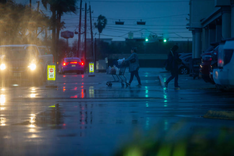 Cold temperatures, rain creep into Corpus Christi on Jan. 24