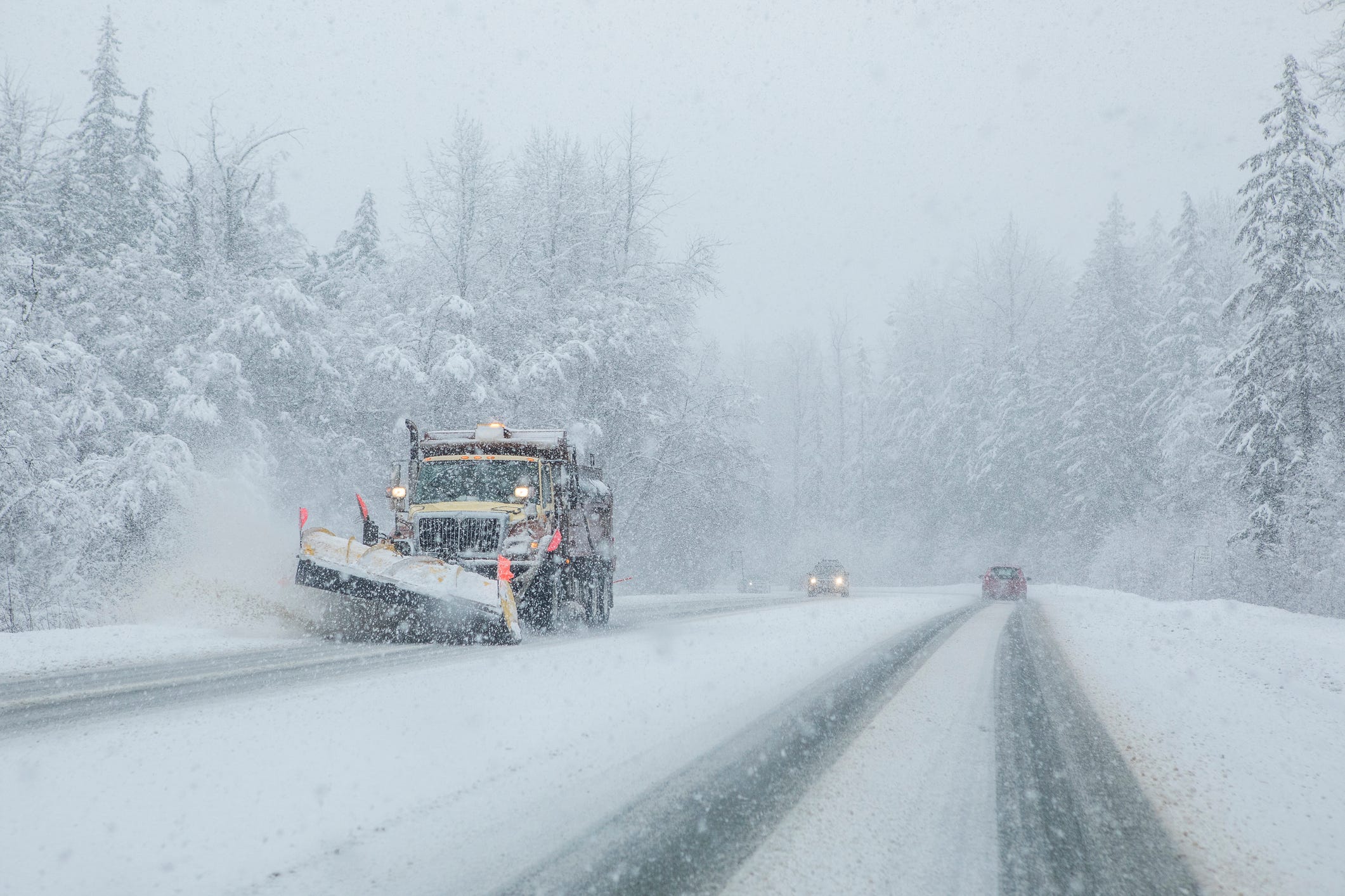 Travel impacts from winter storm: What to expect on roads and flights