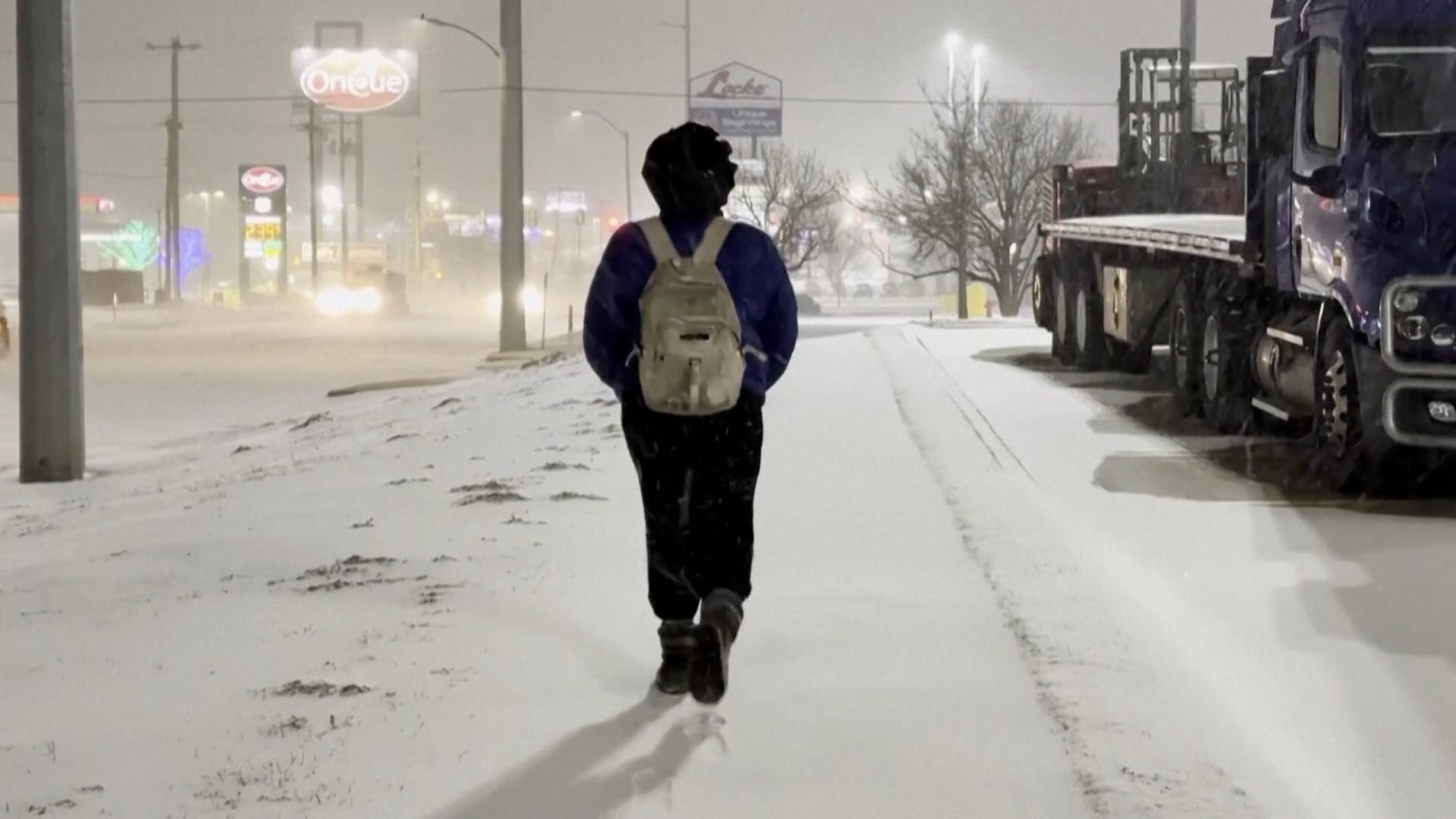 Oklahoma, Texas blanketed with heavy snow as major winter storm hits