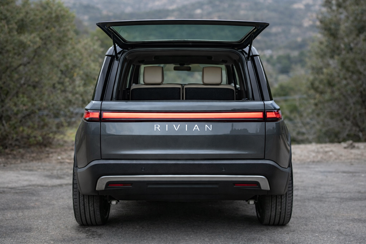 Rivian may be giving the R1S a smarter tailgate—and bringing back buttons