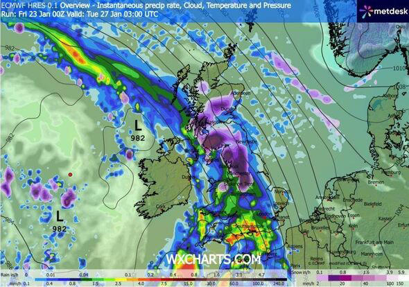 Snow maps show four-inch-per-hour blizzards as England, Scotland and ...