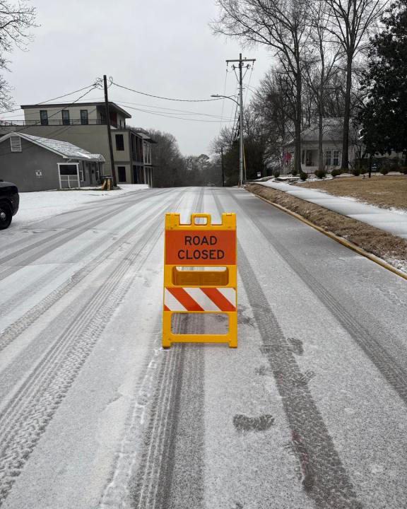 Icy roads in Mississippi lead to closures and travel warnings