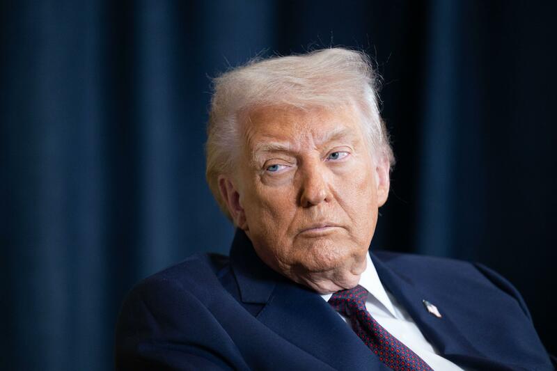 Trump threatens Canada with 100% tariff if it makes trade deal with China