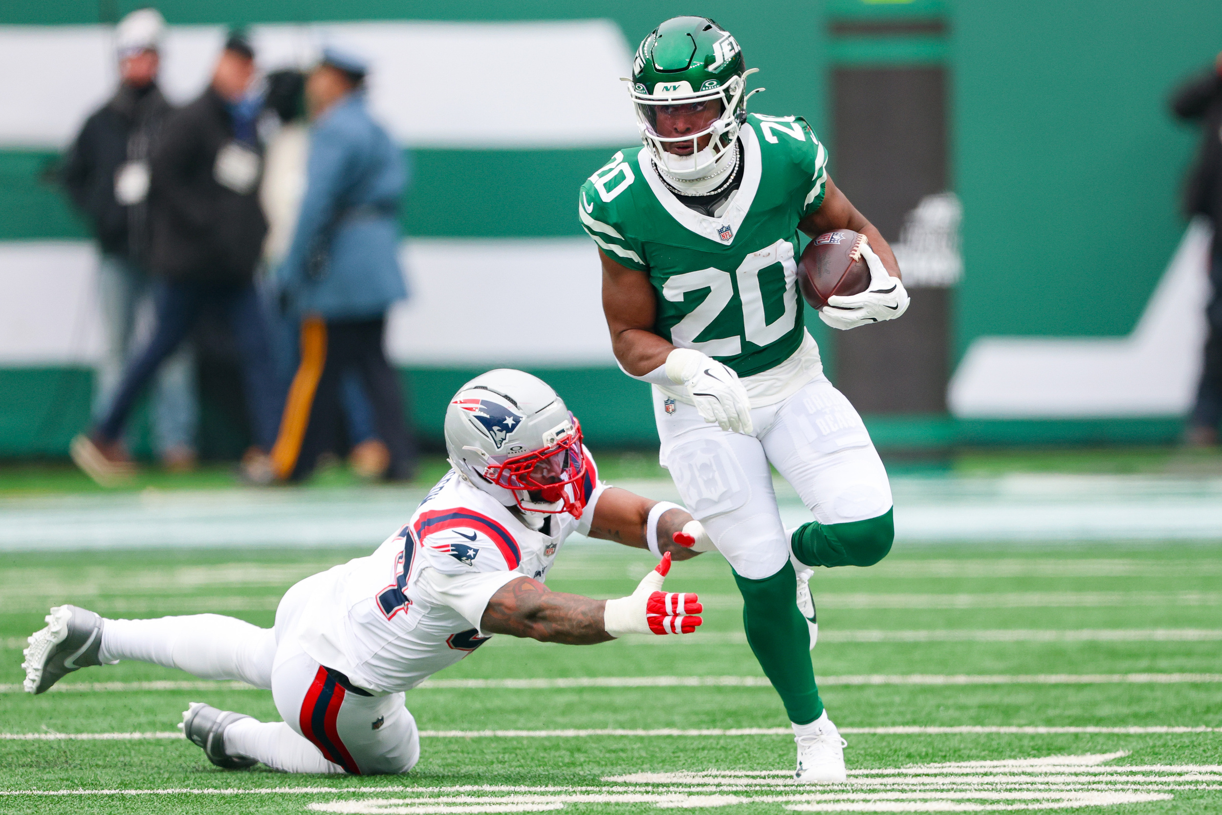 'Commanders will make a big splash': Washington predicted to land 18 ...