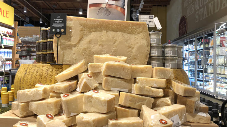7 things to buy and 6 to avoid at Whole Foods