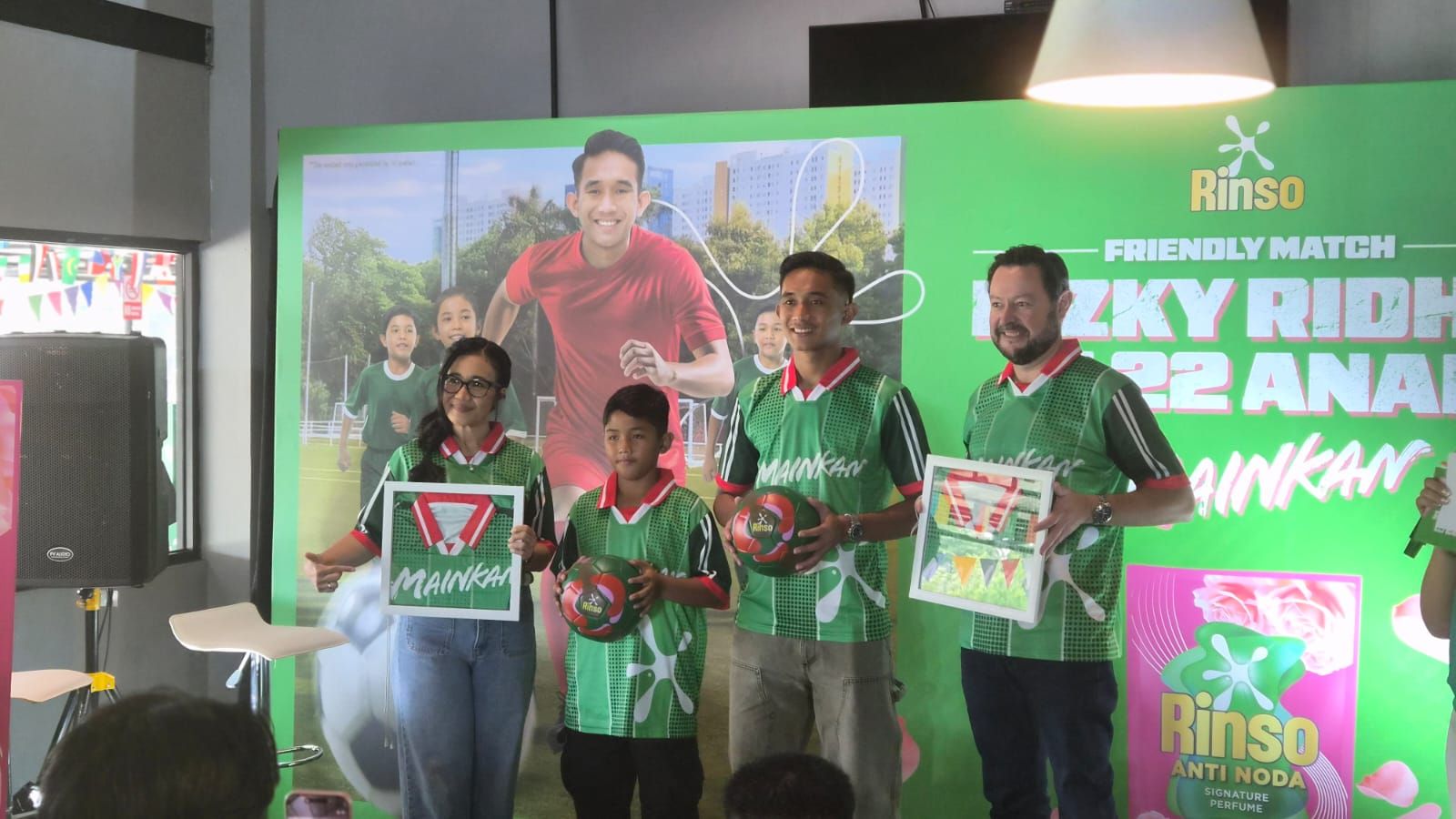 Kampanye #Mainkan hadirkan Rizky Ridho, ajak 22 anak main bareng