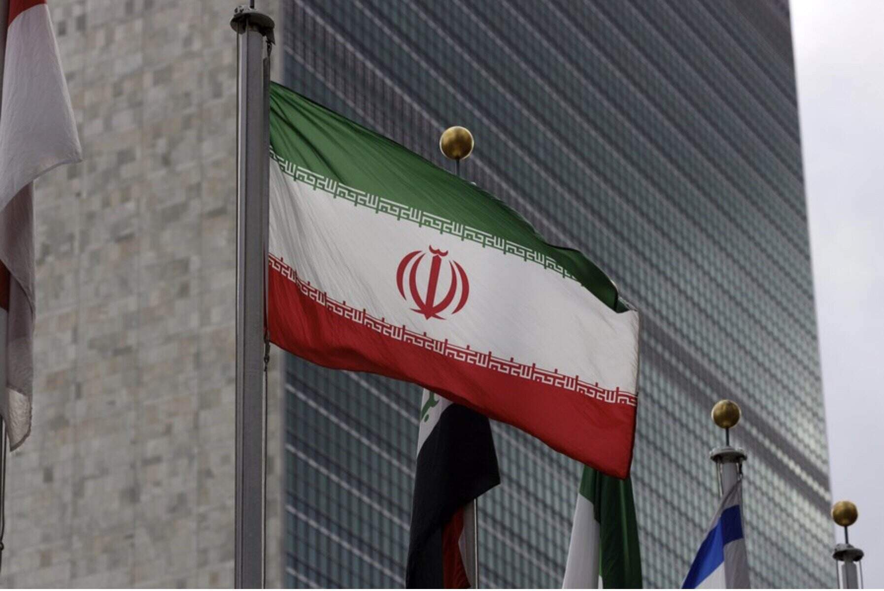 Iran cảnh báo Mỹ, sẵn sàng cho chiến tranh tổng lực