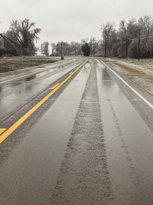 Icy roads in Mississippi lead to closures and travel warnings