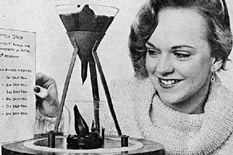 Eksperimen Aspal Terlama Dunia, Nasib Peneliti yang Menyaksikannya Eksperimen Aspal Terlama Dunia, Nasib Peneliti yang Menyaksikannya