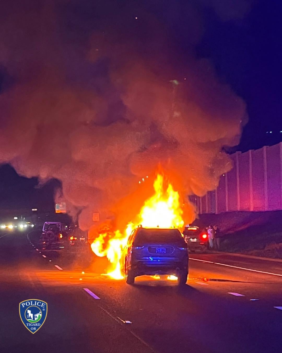 Fiery 3-car crash closes Hwy 217 south in Tigard for over an hour