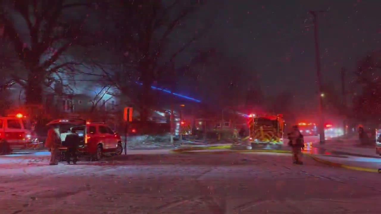 Cincinnati fire crews respond to massive fire on Parkway Avenue