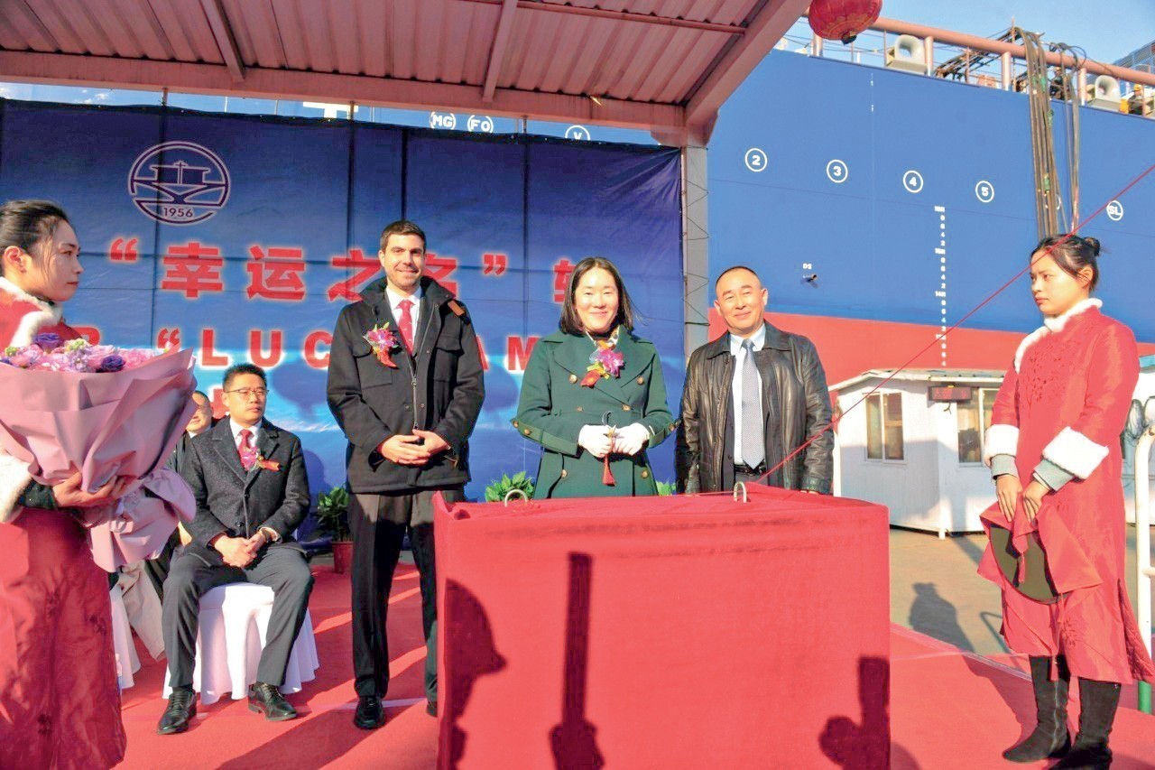 Η Alimia Group των Θανάση και Οδυσσέα Λασκαρίδη παρέλαβε το πρώτο δεξαμενόπλοιο LR2 «Luckman» στη Σανγκάη