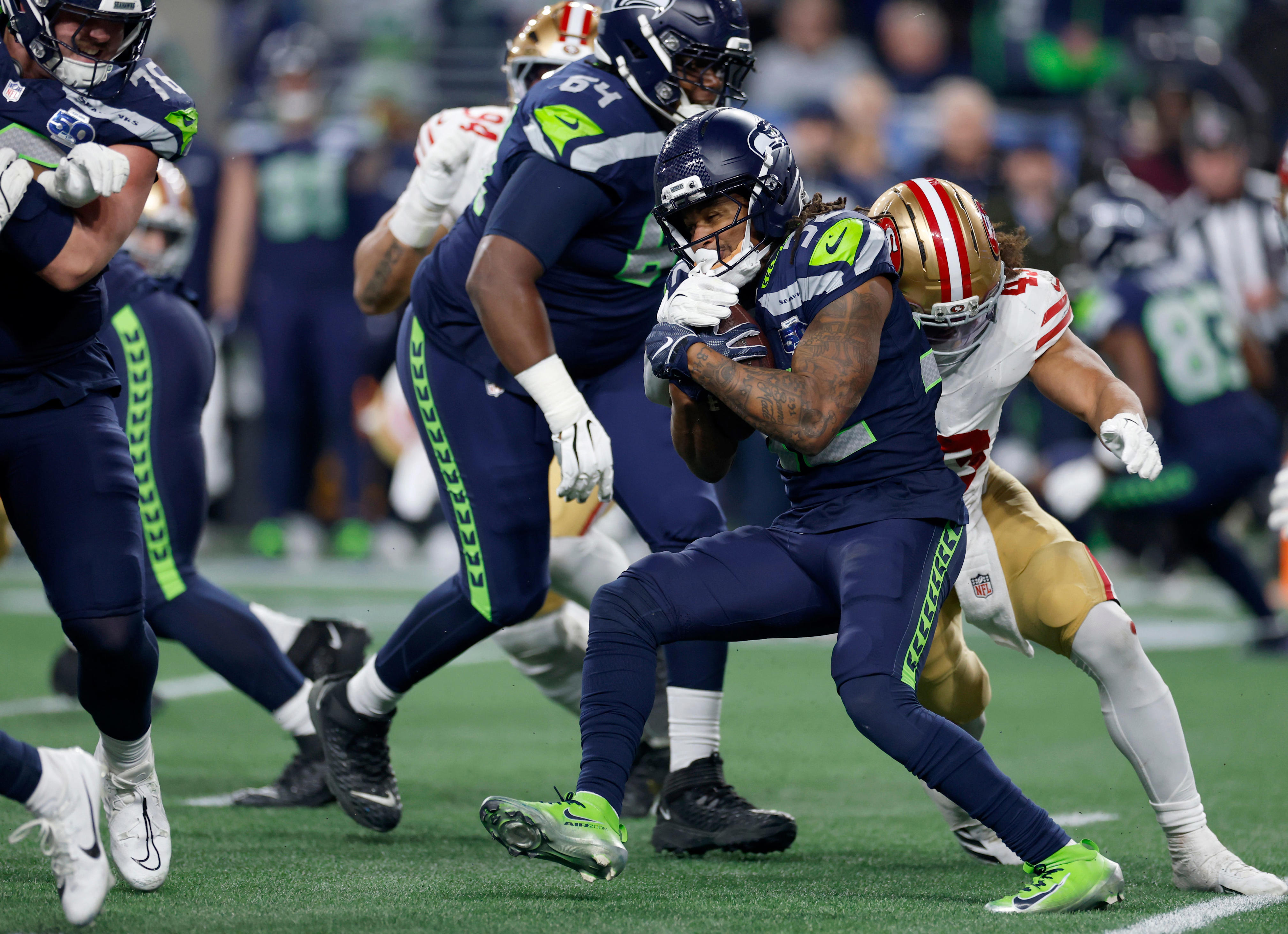 Seahawks elevate RBs Akers, Jones ahead of NFC Championship