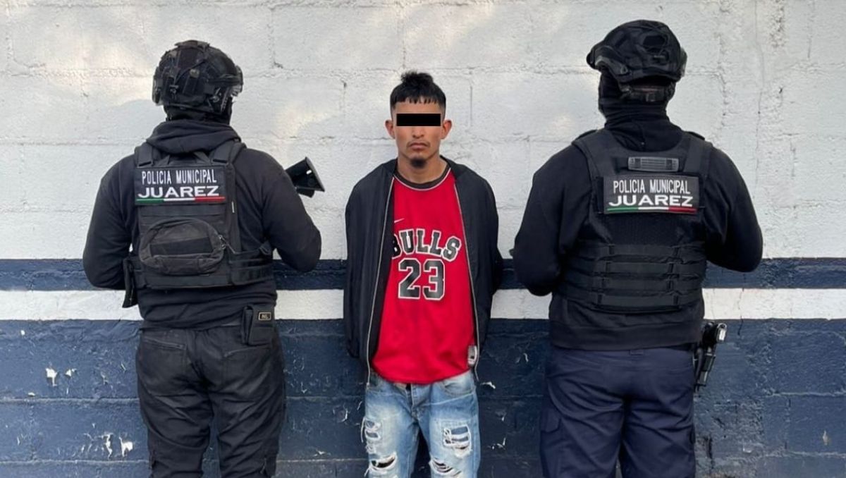 Detienen a joven tras ser sorprendido con un arma en calles de Juárez ...