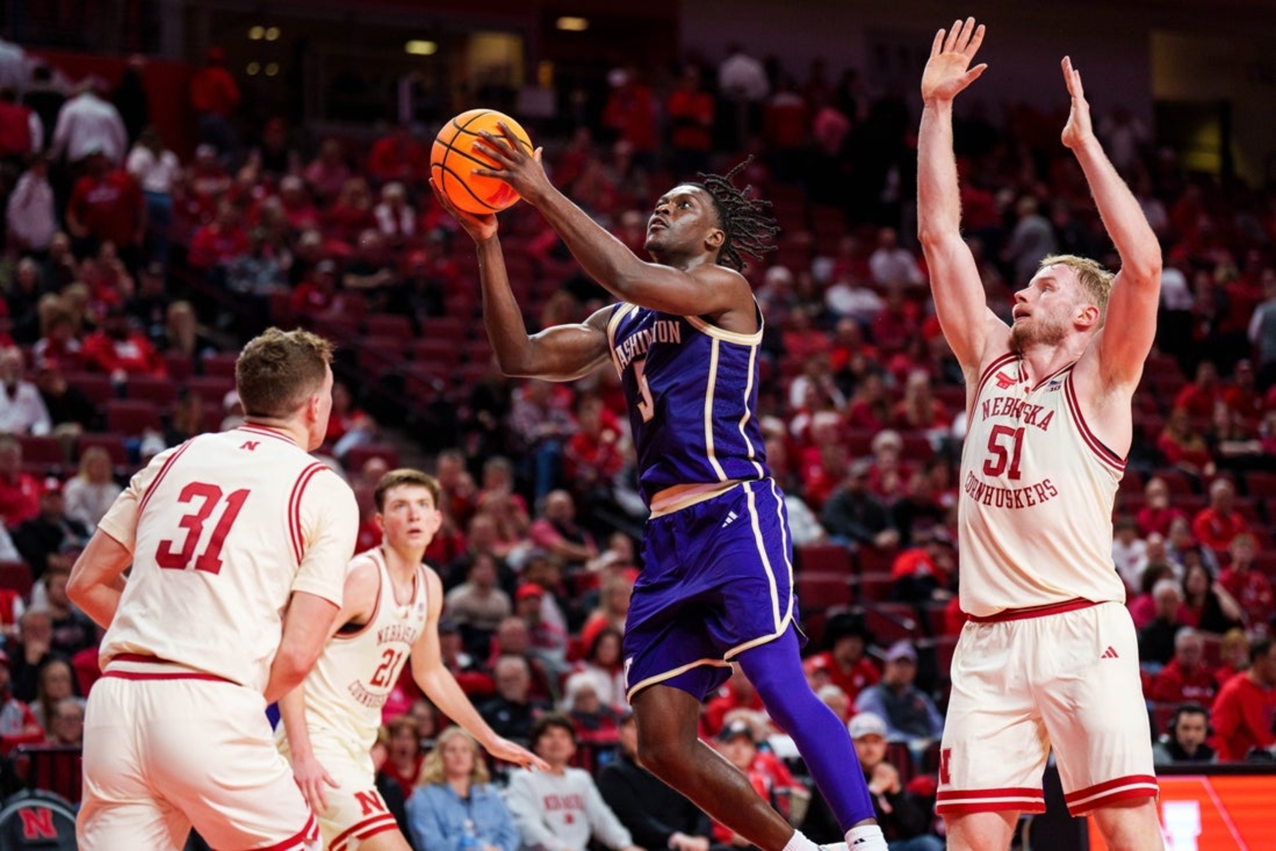 Washington, Oregon endure injury woes, losing streaks