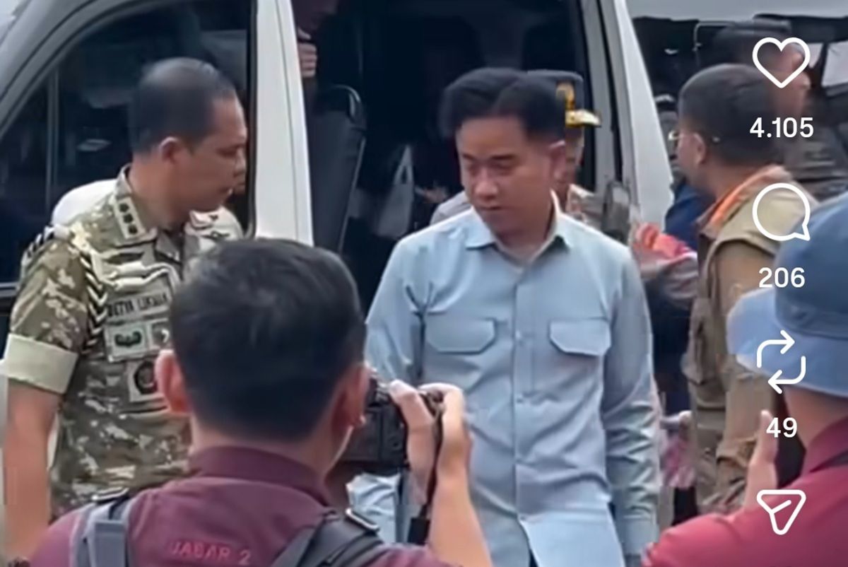 Wapres Gibran didampingi Wagub Erwan Setiawan tinjau lokasi longsor Bandung Barat. (istimewa)